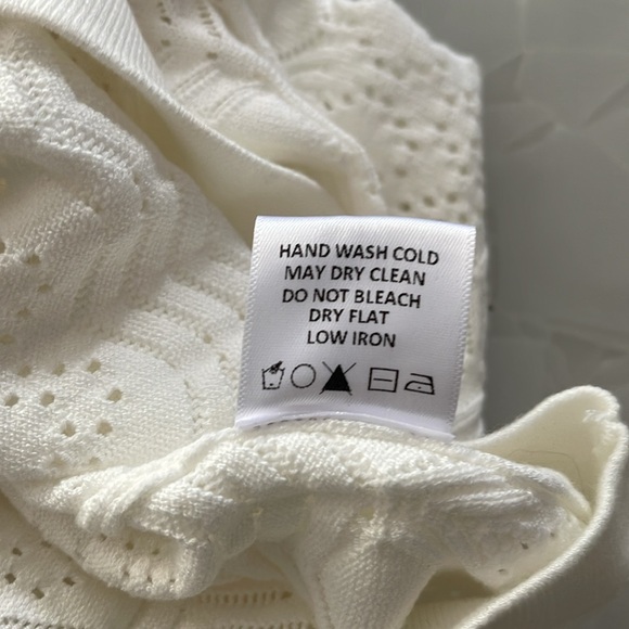 🤍🤍TULAROSA sweater - Picture 7 of 7